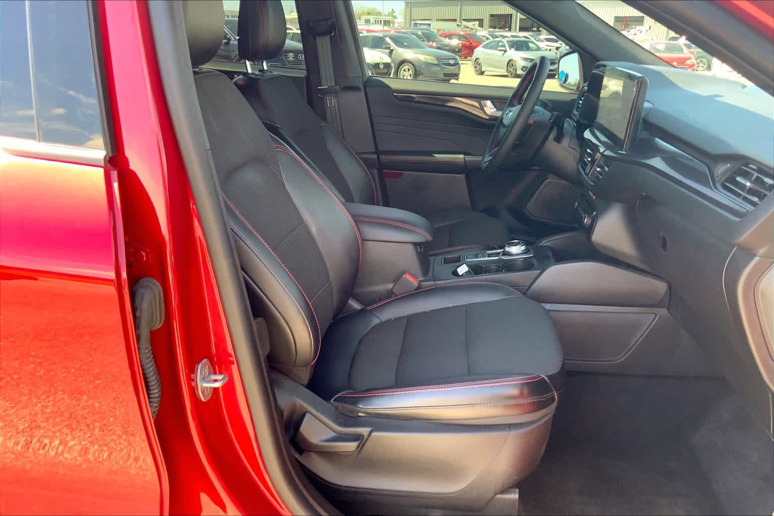 Certified 2023 Ford Escape ST-Line w/ Tech Pack #1 FWD image 9