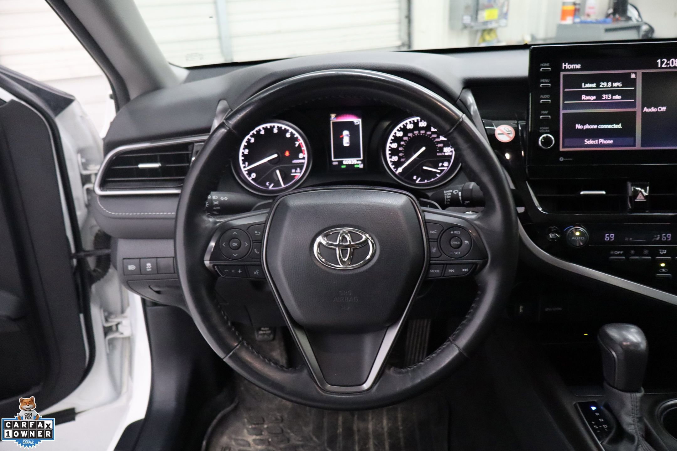 Used 2024 Toyota Camry SE w/ Cold Weather Package image 25