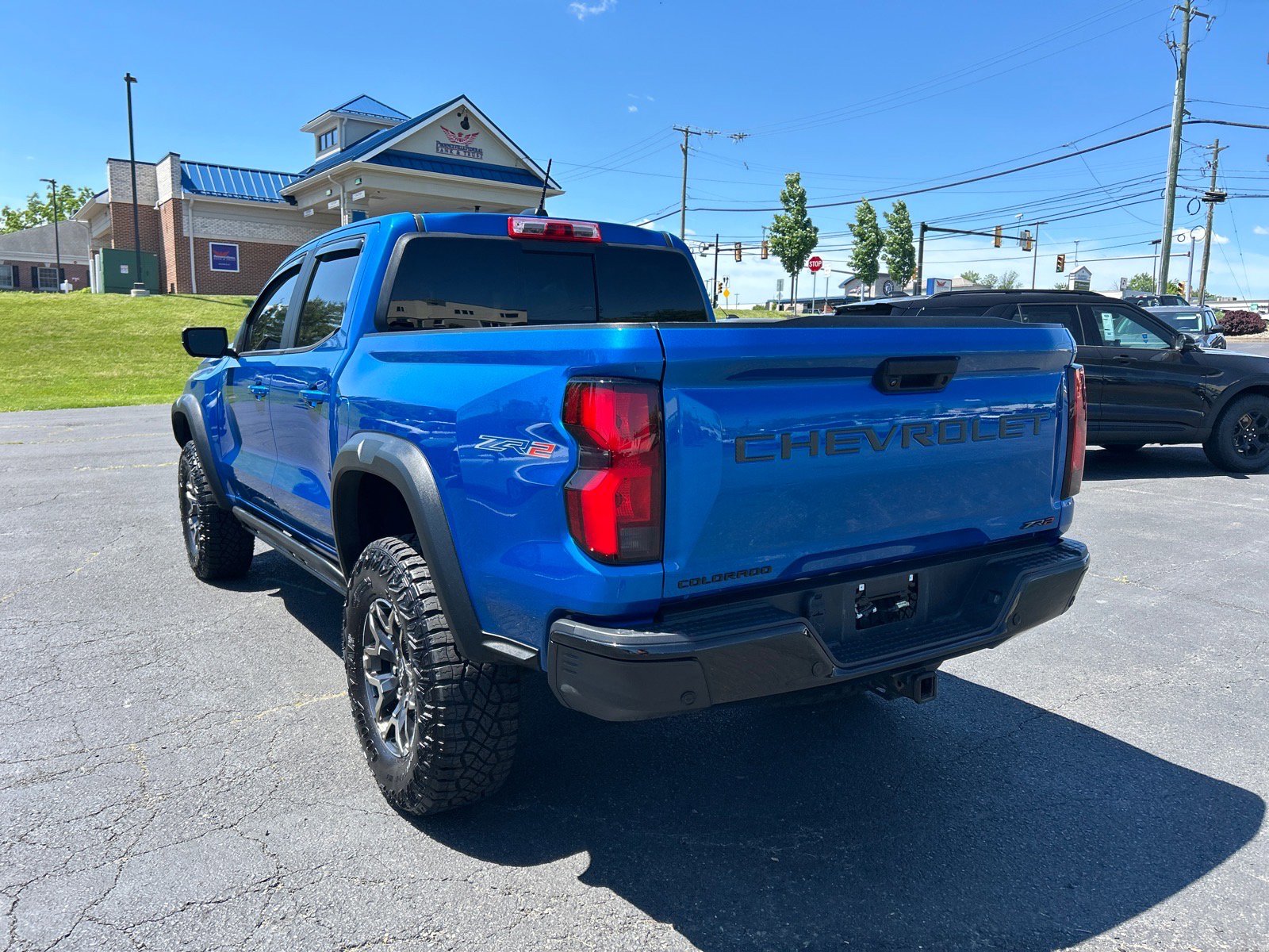 Used 2024 Chevrolet Colorado ZR2 w/ ZR2 Convenience Package III AWD/4WD image 11