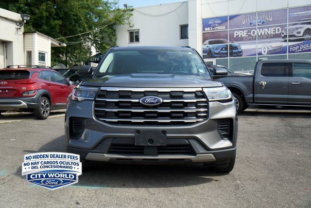 Certified 2025 Ford Explorer Active AWD/4WD image 2