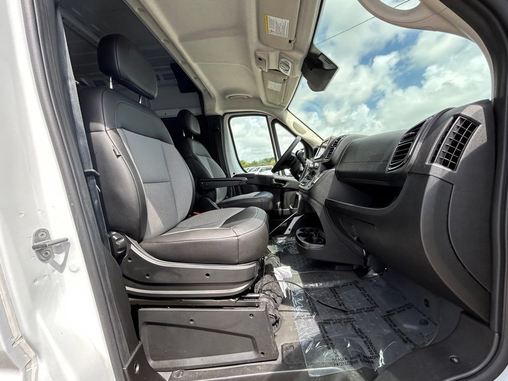 Used 2025 RAM ProMaster 2500 w/ Convenience Group FWD image 21