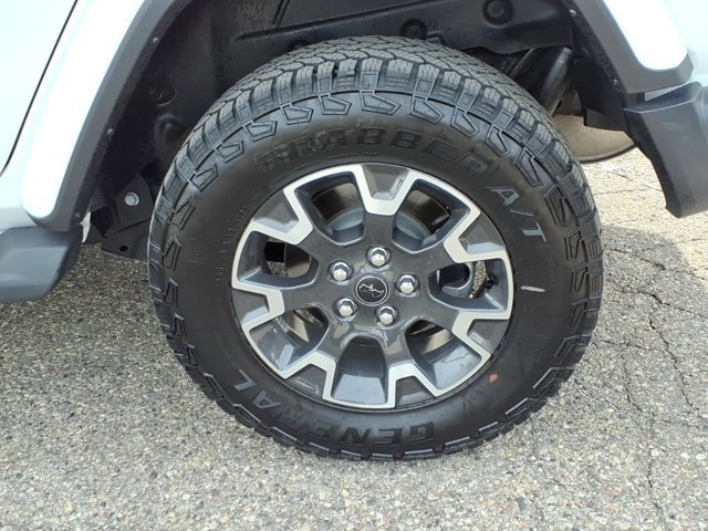 Used 2024 Jeep Wrangler Unlimited Sahara w/ Technology Group AWD/4WD image 18