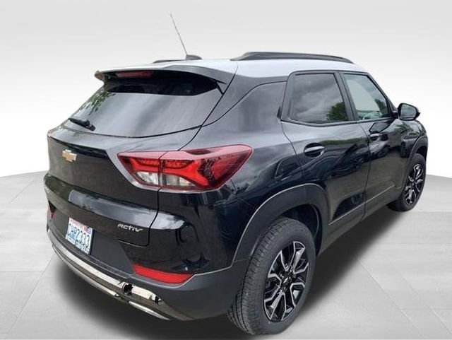 Used 2023 Chevrolet TrailBlazer ACTIV w/ Convenience Package AWD/4WD image 2