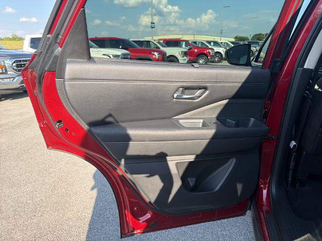 Used 2024 Nissan Pathfinder SL FWD image 26