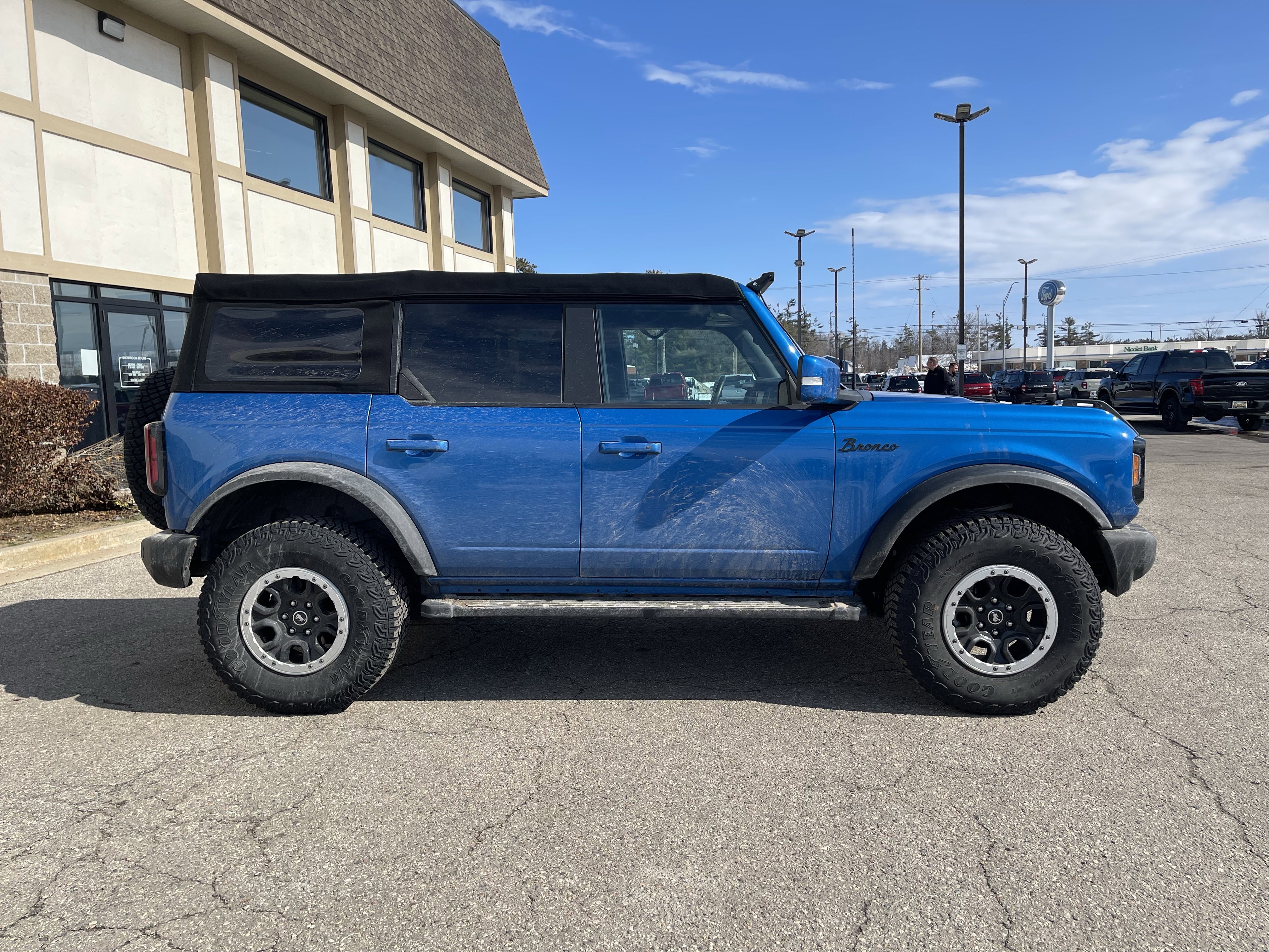 Certified 2022 Ford Bronco Outer Banks w/ Sasquatch Package image 3
