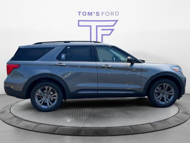 Certified 2022 Ford Explorer XLT w/ Equipment Group 202A AWD/4WD image 6