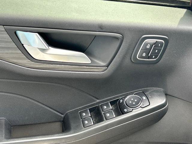 Certified 2023 Ford Escape Platinum AWD/4WD image 18