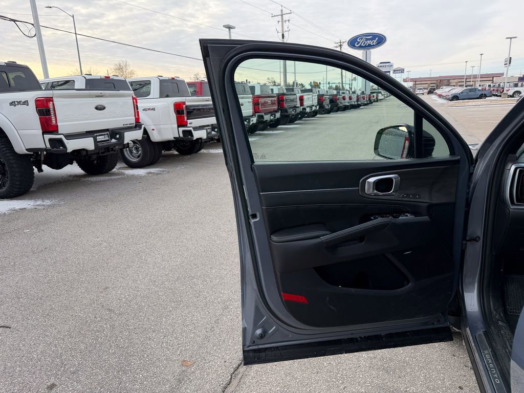 Used 2024 Kia Sorento SX Prestige image 13