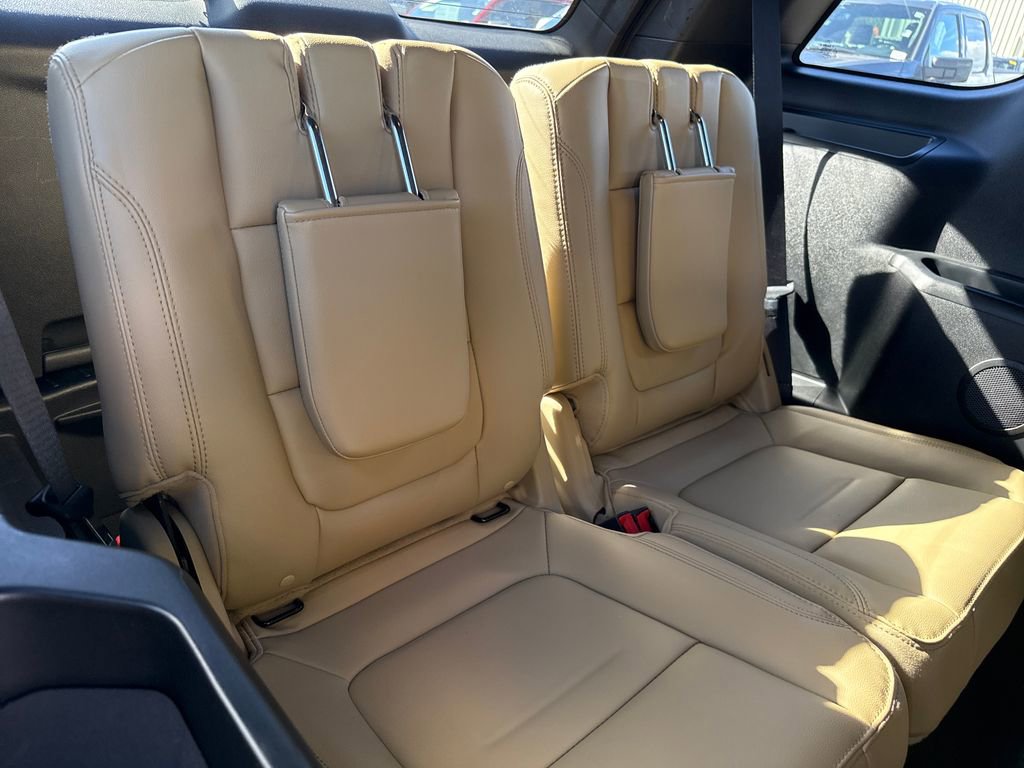 Certified 2017 Ford Explorer XLT w/ Equipment Group 202A image 28