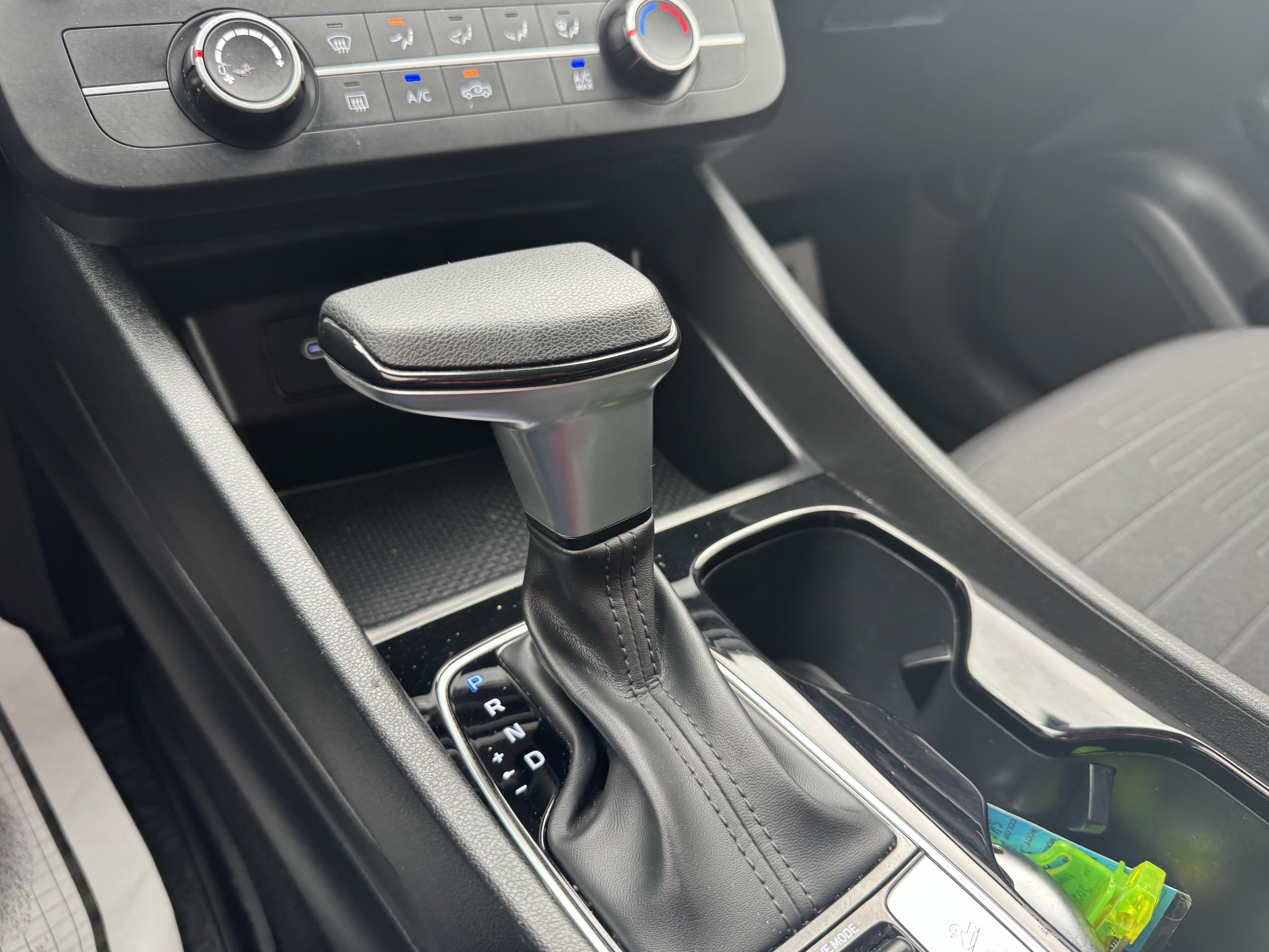 Used 2025 Hyundai Santa Cruz SE FWD image 15