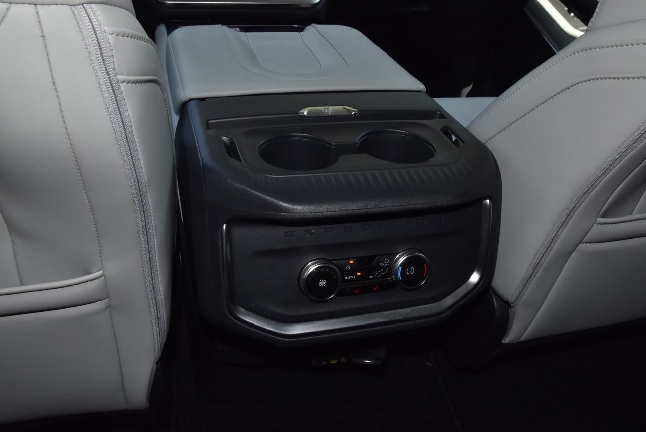 Certified 2025 Ford Expedition Platinum AWD/4WD image 19