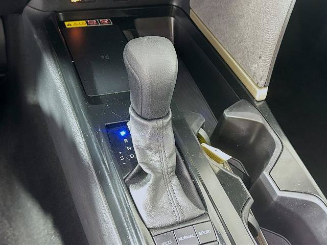 Used 2025 Toyota Camry LE AWD/4WD image 17