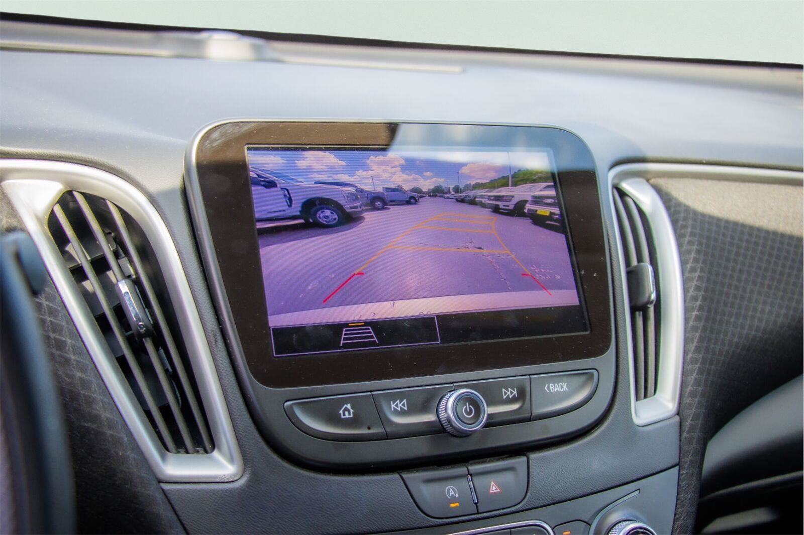 Used 2025 Chevrolet Malibu LT FWD image 13