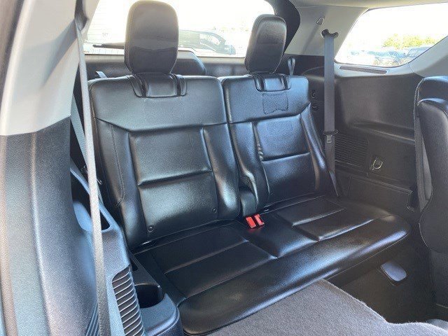 Certified 2021 Ford Explorer XLT w/ Equipment Group 202A image 15