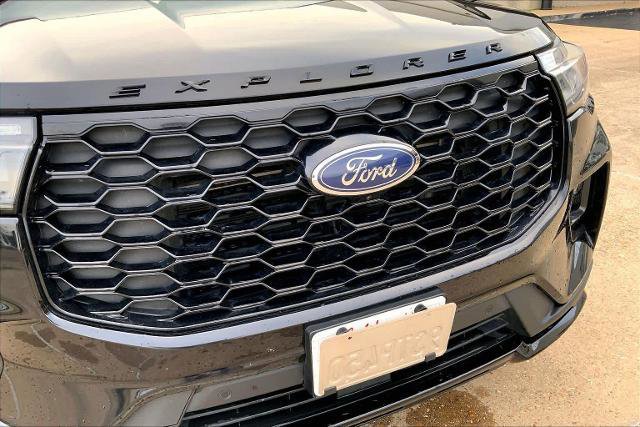 Certified 2025 Ford Explorer ST-Line image 28