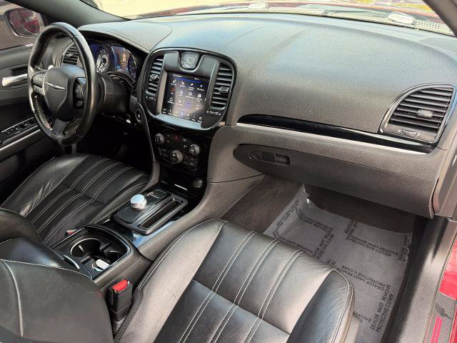 Used 2019 Chrysler 300 S RWD image 33