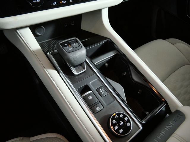 Used 2024 Nissan Pathfinder SV image 22