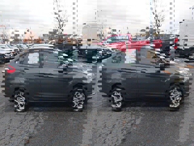 Certified 2018 Ford Fiesta SE image 9