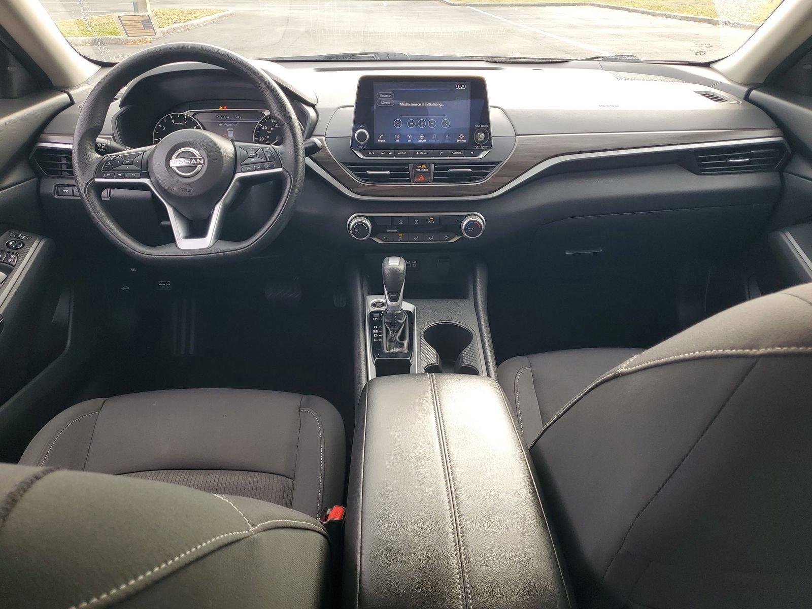 Used 2025 Nissan Altima 2.5 SV image 12