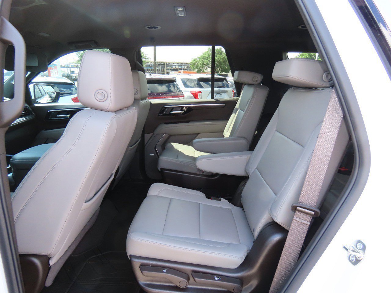 Used 2026 Chevrolet Tahoe LT w/ Comfort Package image 19