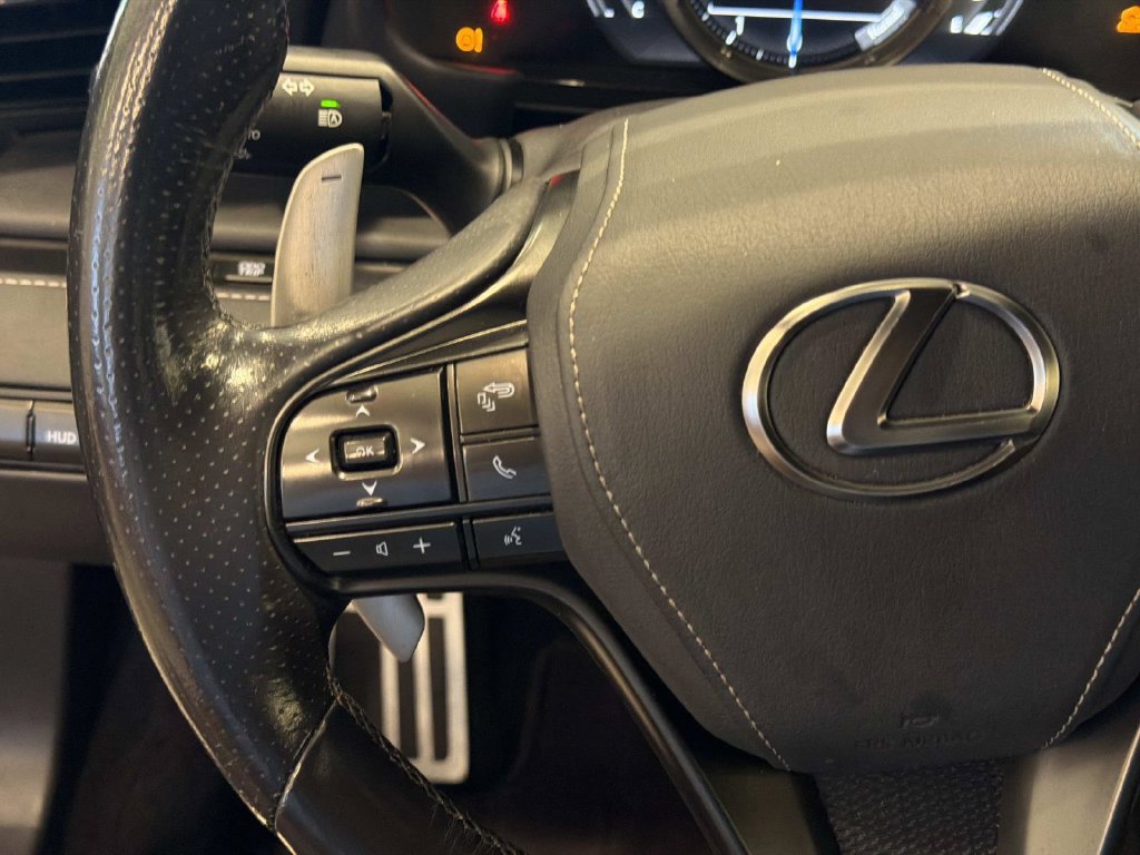 Used 2018 Lexus LC 500 Coupe w/ Sport Package RWD image 27