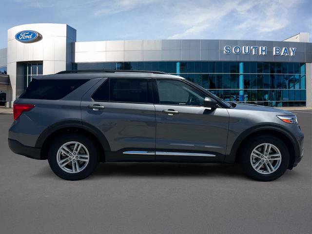 Certified 2023 Ford Explorer XLT w/ Equipment Group 202A RWD image 6