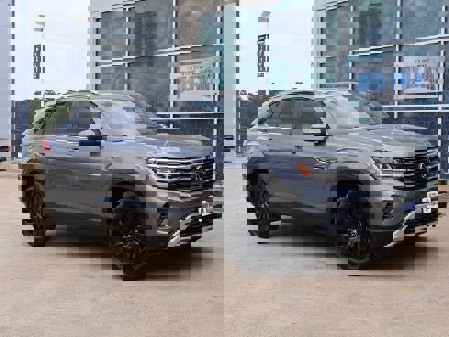 Used 2021 Volkswagen Atlas Cross Sport SE w/ Panoramic Sunroof Package image 1