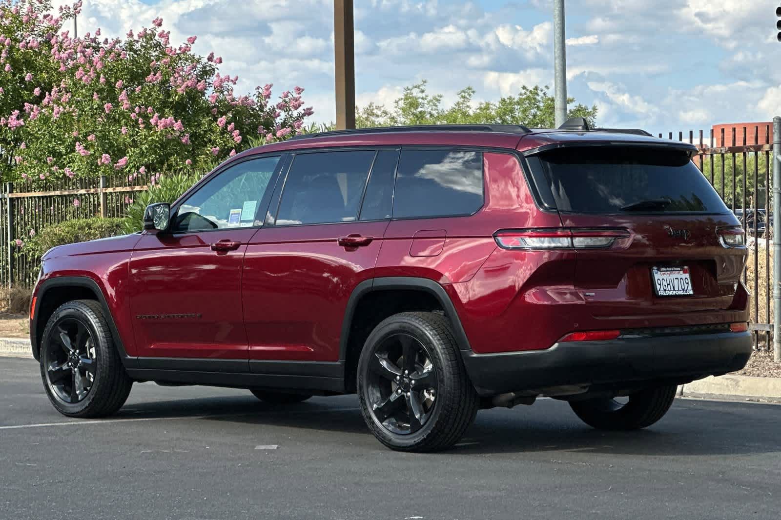 Used 2021 Jeep Grand Cherokee L Laredo RWD image 7