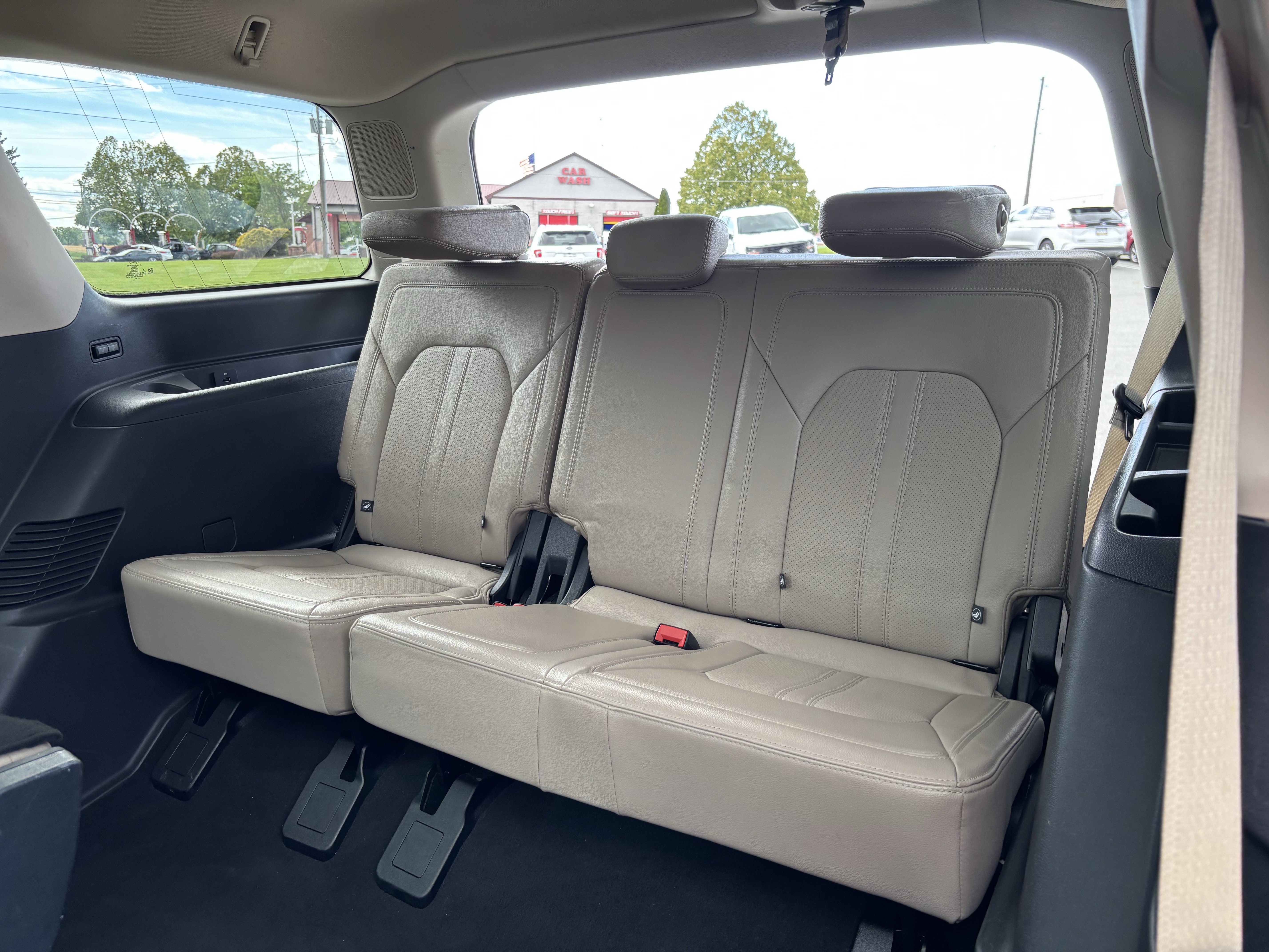 Certified 2024 Ford Expedition Limited AWD/4WD image 30