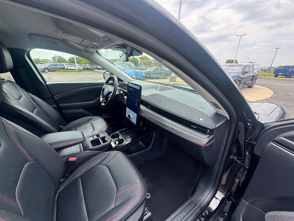 Certified 2025 Ford Mustang Mach-E Premium w/ Sport Appearance Package AWD/4WD image 17