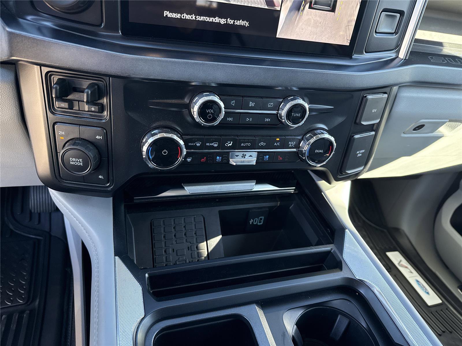 Certified 2024 Ford F350 Limited image 10