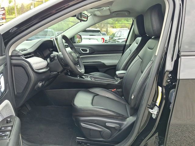 Used 2022 Jeep Compass Latitude AWD/4WD image 11