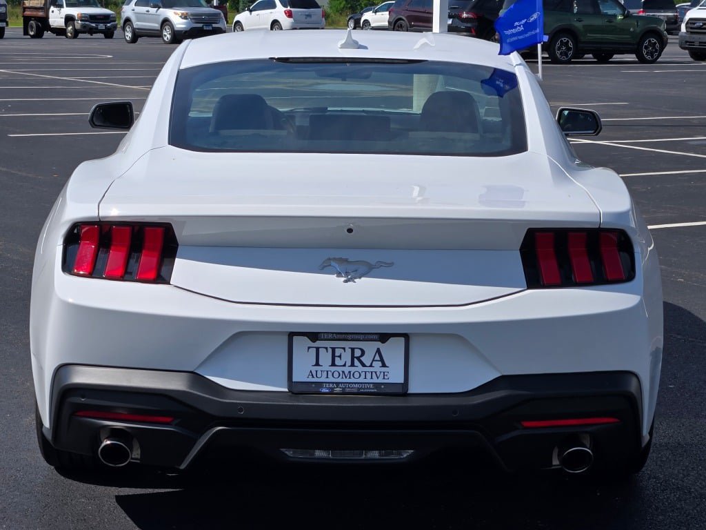 Certified 2024 Ford Mustang Coupe RWD image 10