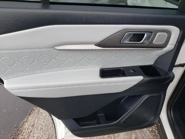 Certified 2025 Ford Explorer Platinum w/ Ultimate Package image 14