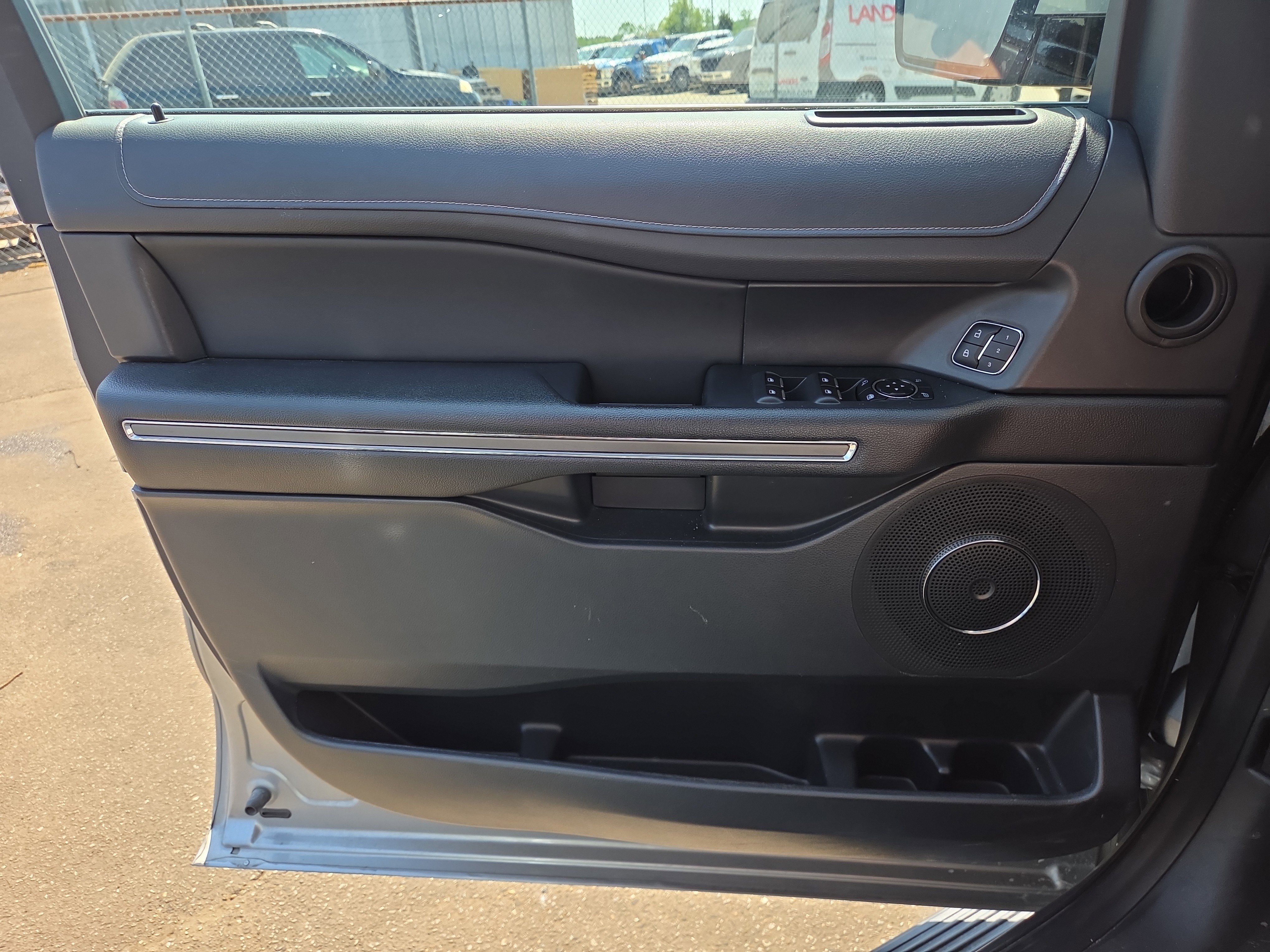 Certified 2024 Ford Expedition XLT RWD image 19