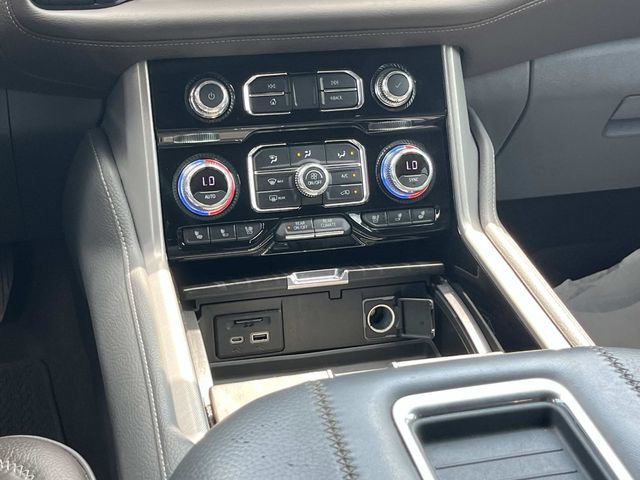 Used 2021 GMC Yukon XL Denali w/ Denali Premium Package RWD image 22
