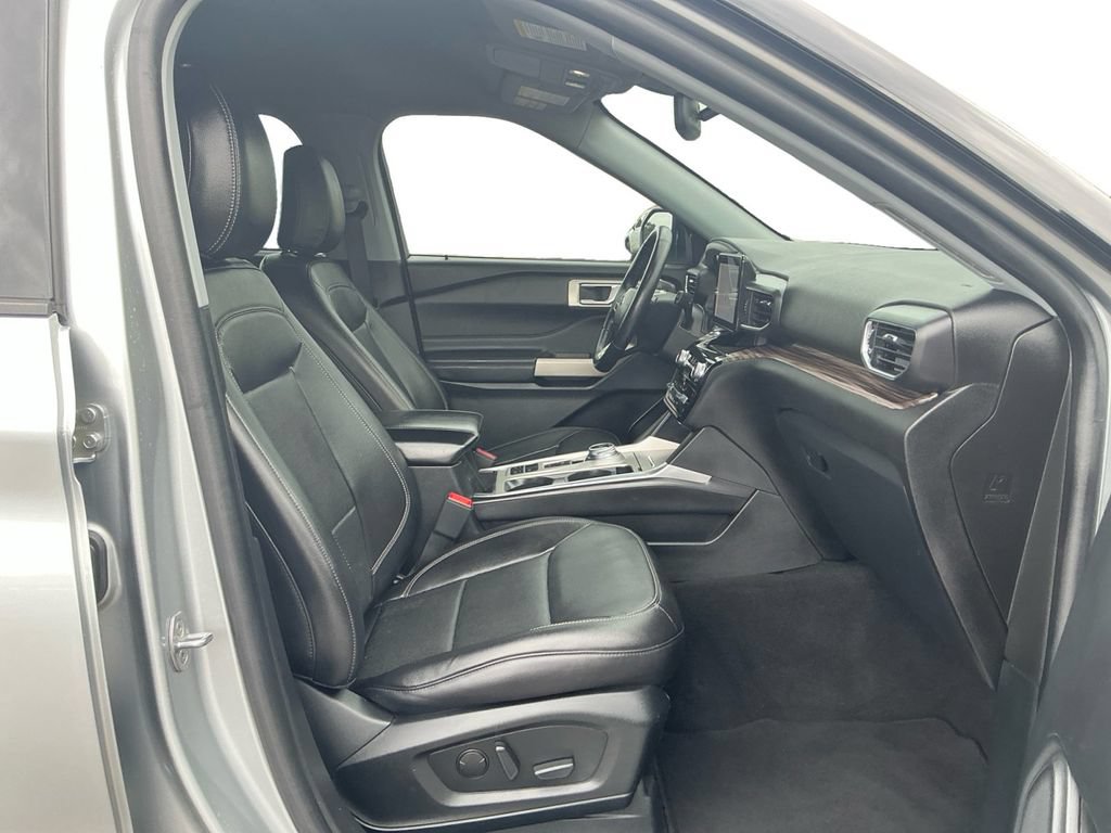 Certified 2023 Ford Explorer Limited RWD image 22