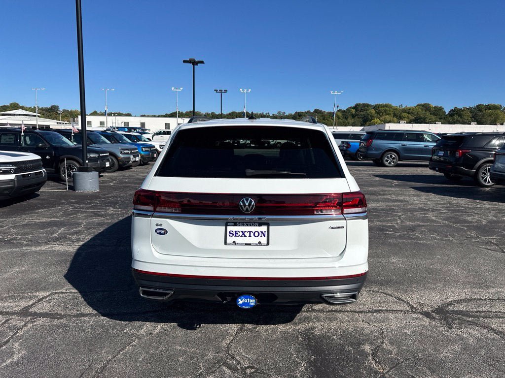 Used 2024 Volkswagen Atlas SE AWD/4WD image 6