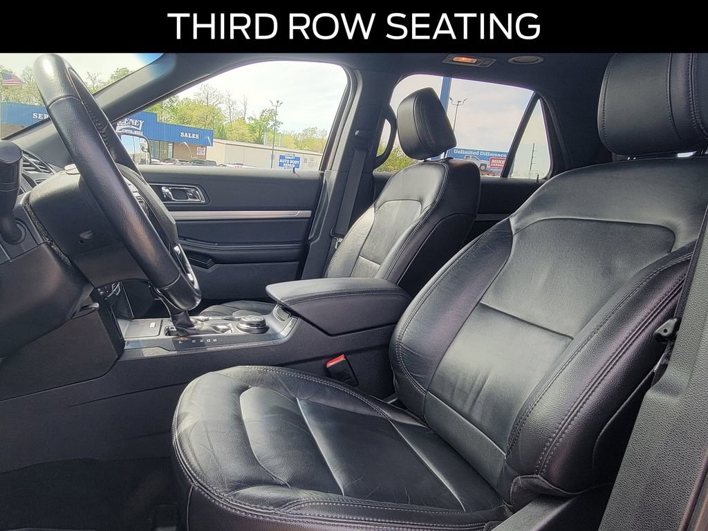 Certified 2018 Ford Explorer XLT w/ Equipment Group 202A image 17