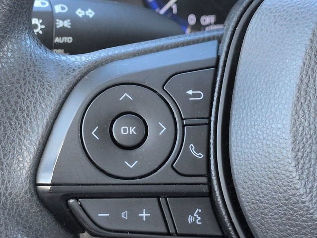 Used 2020 Toyota Corolla LE FWD image 22