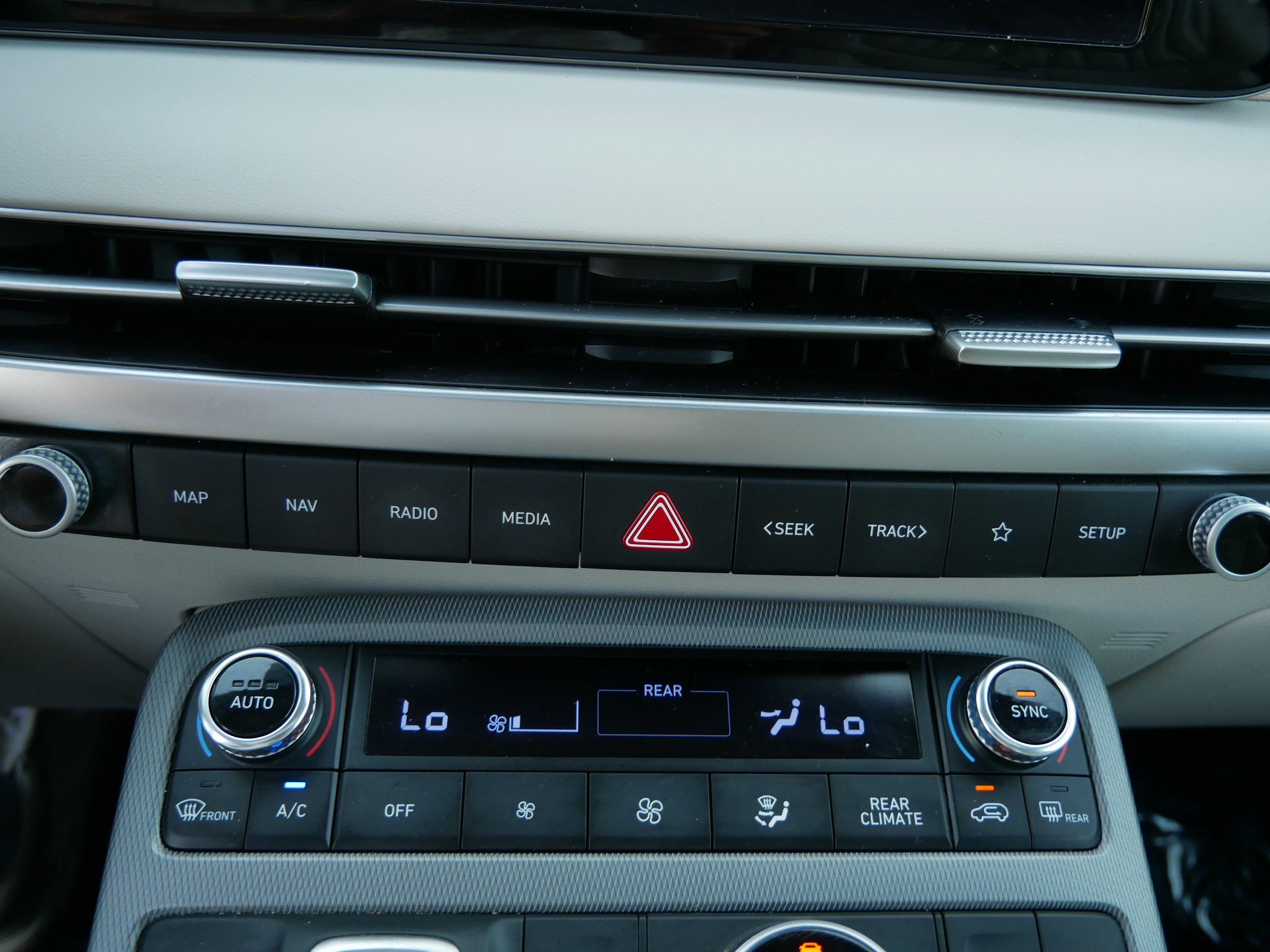 Used 2023 Hyundai Palisade Limited image 23