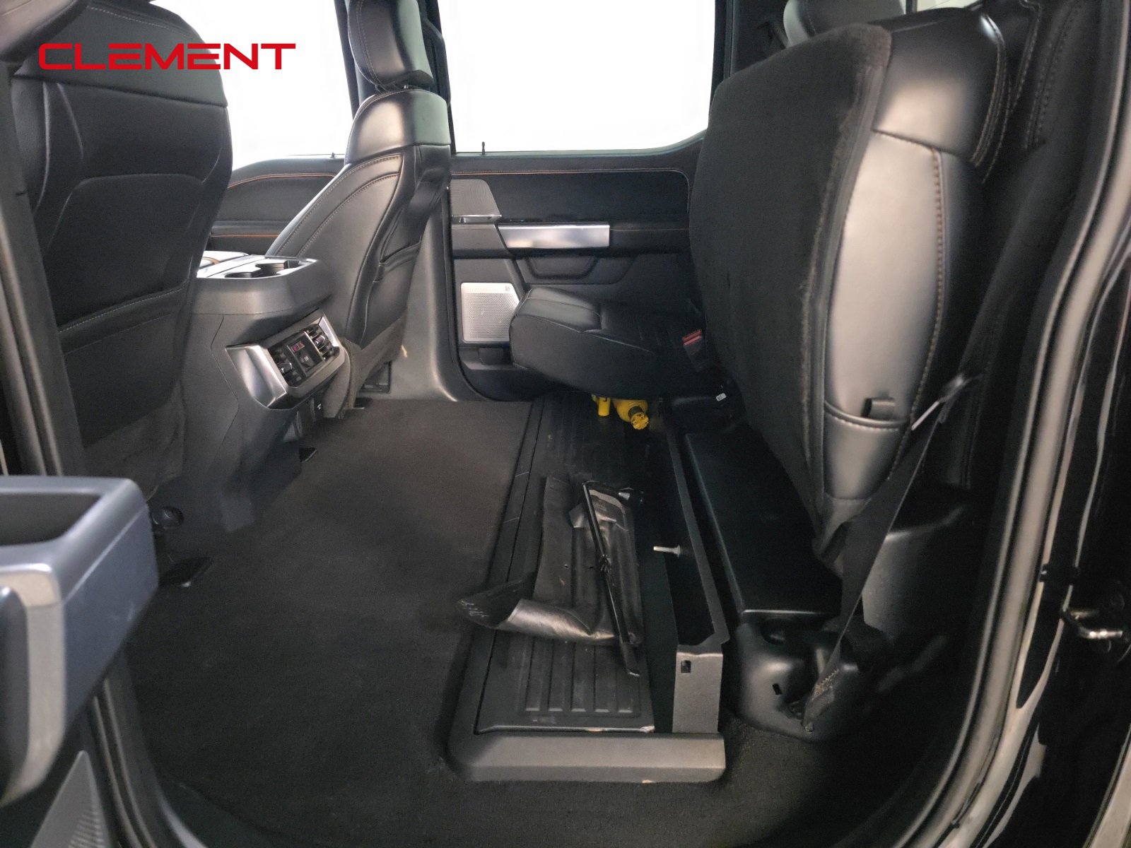 Certified 2023 Ford F450 Platinum w/ FX4 Off-Road Package image 32