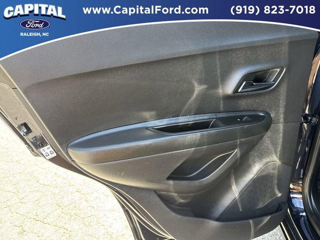 Used 2021 Chevrolet Trax LT image 18