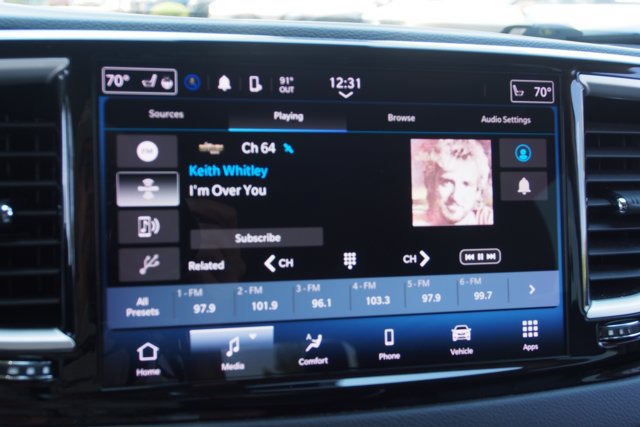 Used 2022 Chrysler Pacifica Touring-L FWD image 30