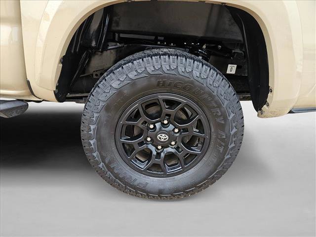 Used 2020 Toyota Tacoma SR5 RWD image 29