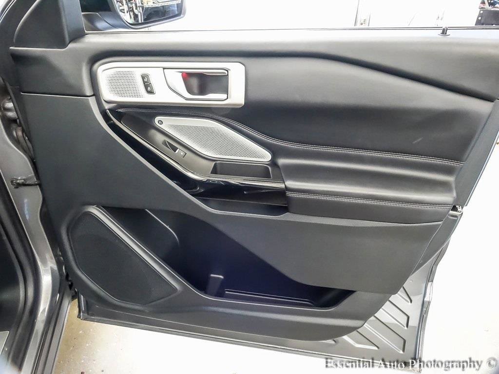 Certified 2022 Ford Explorer Platinum w/ Equipment Group 601A image 28