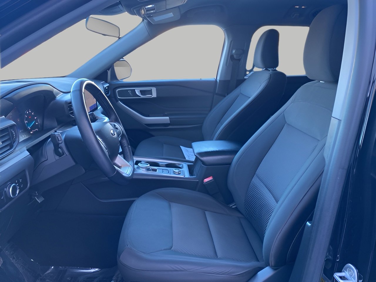 Certified 2023 Ford Explorer XLT w/ Class IV Trailer Tow Package image 9