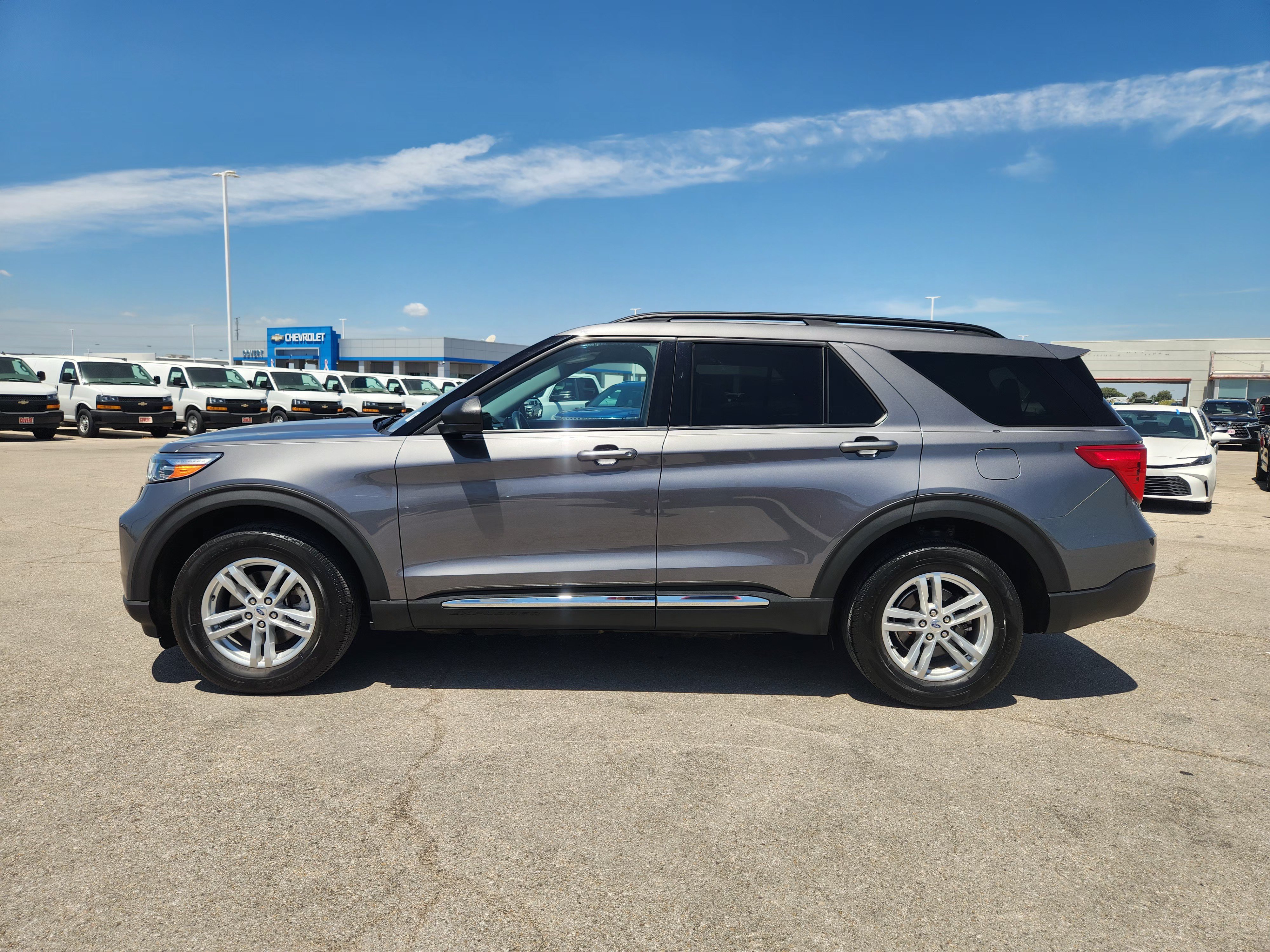 Certified 2023 Ford Explorer XLT w/ Equipment Group 202A AWD/4WD image 4