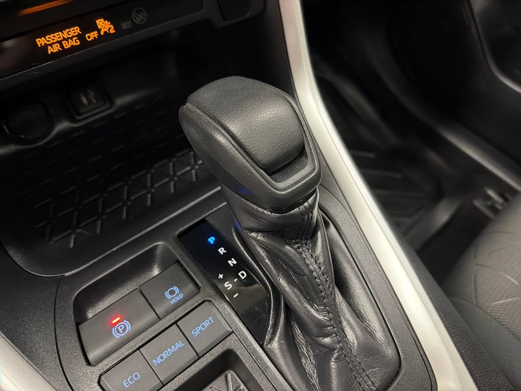 Used 2019 Toyota RAV4 XLE FWD image 28
