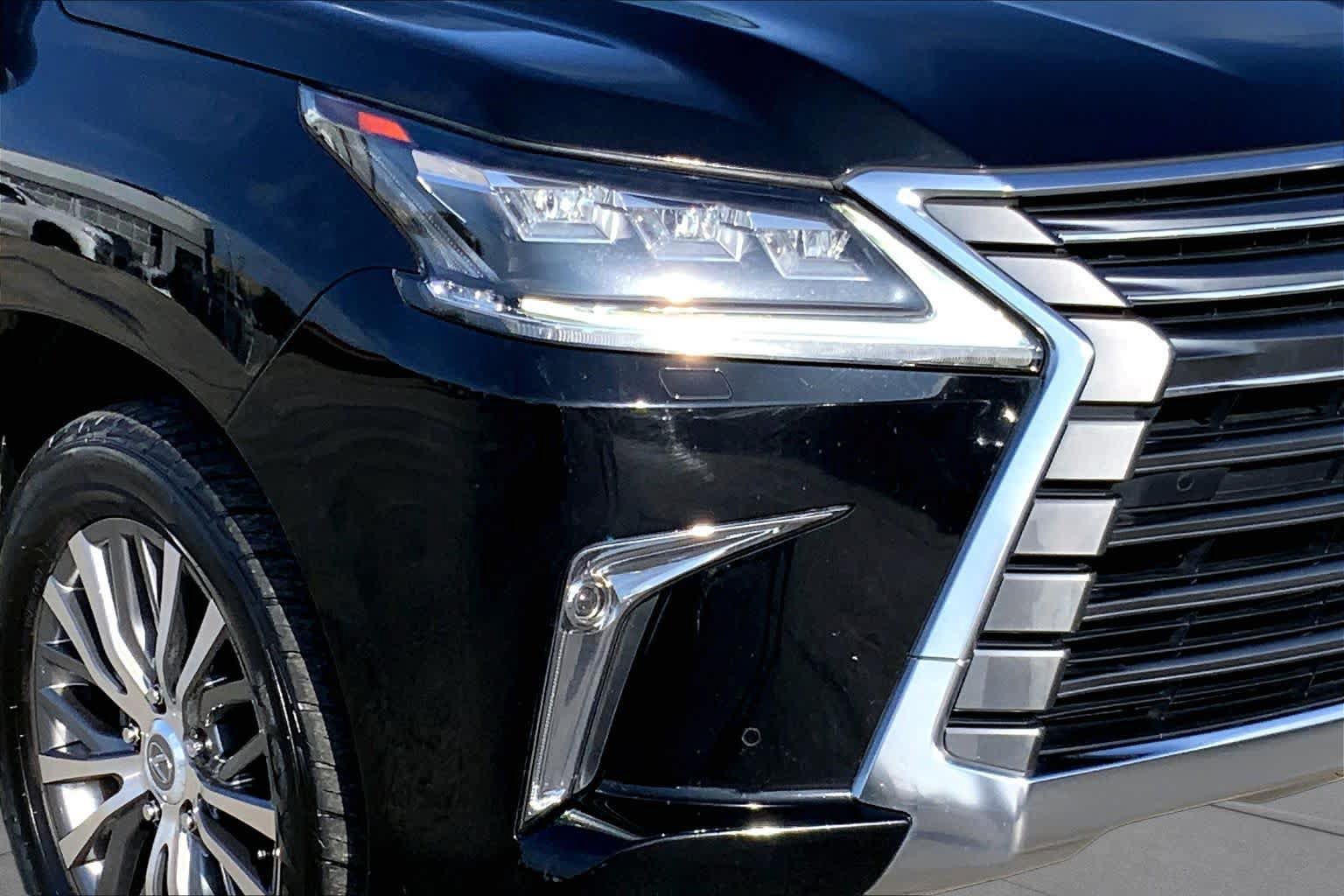 Used 2019 Lexus LX 570 4WD w/ Luxury Package image 25